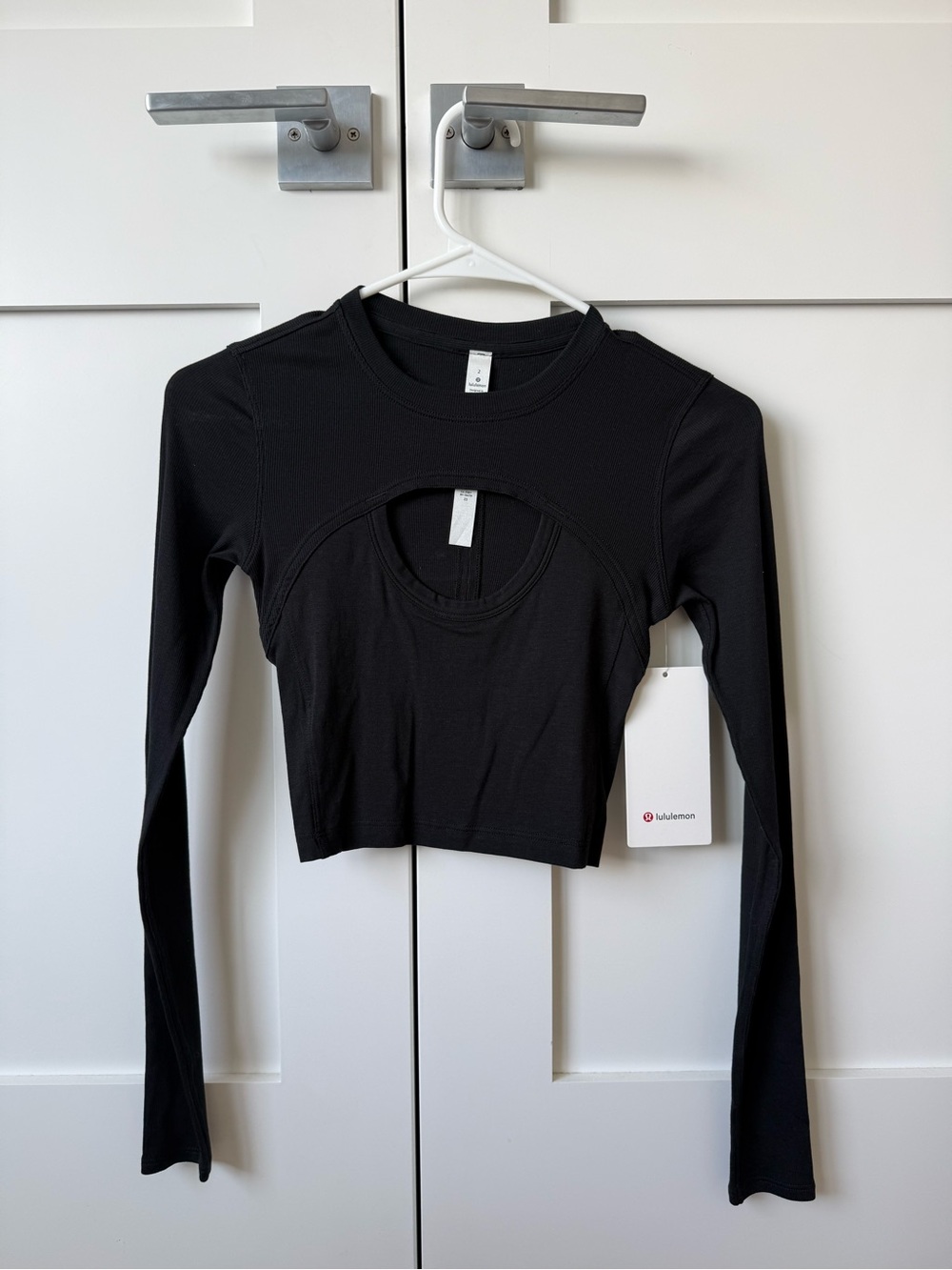 Lululemon LA Better Best top in Black Long-Sleeve Cropped Top with Front Cutout